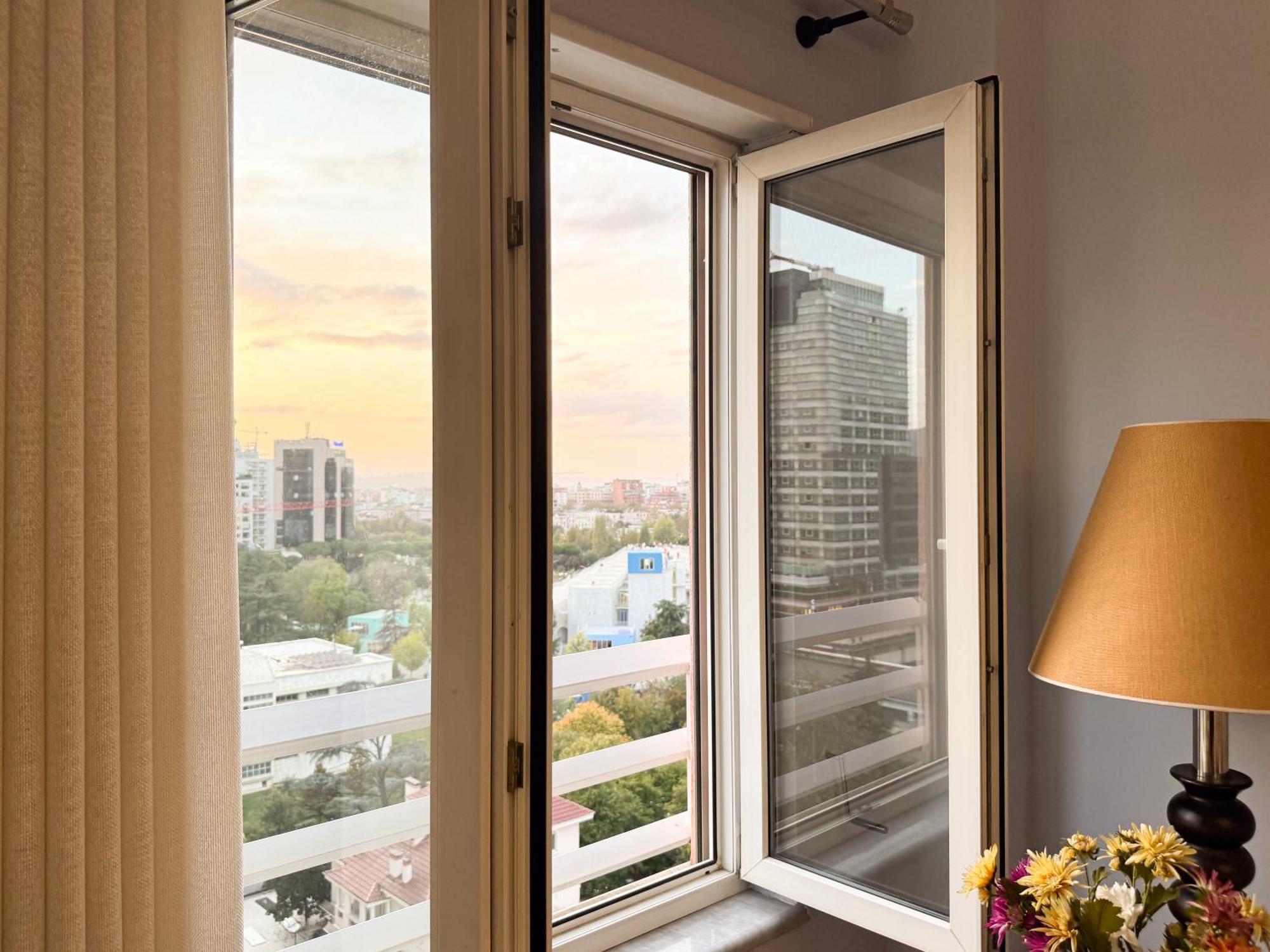 Cozy Apartment Near The Pyramid, Tirana Center Eksteriør billede