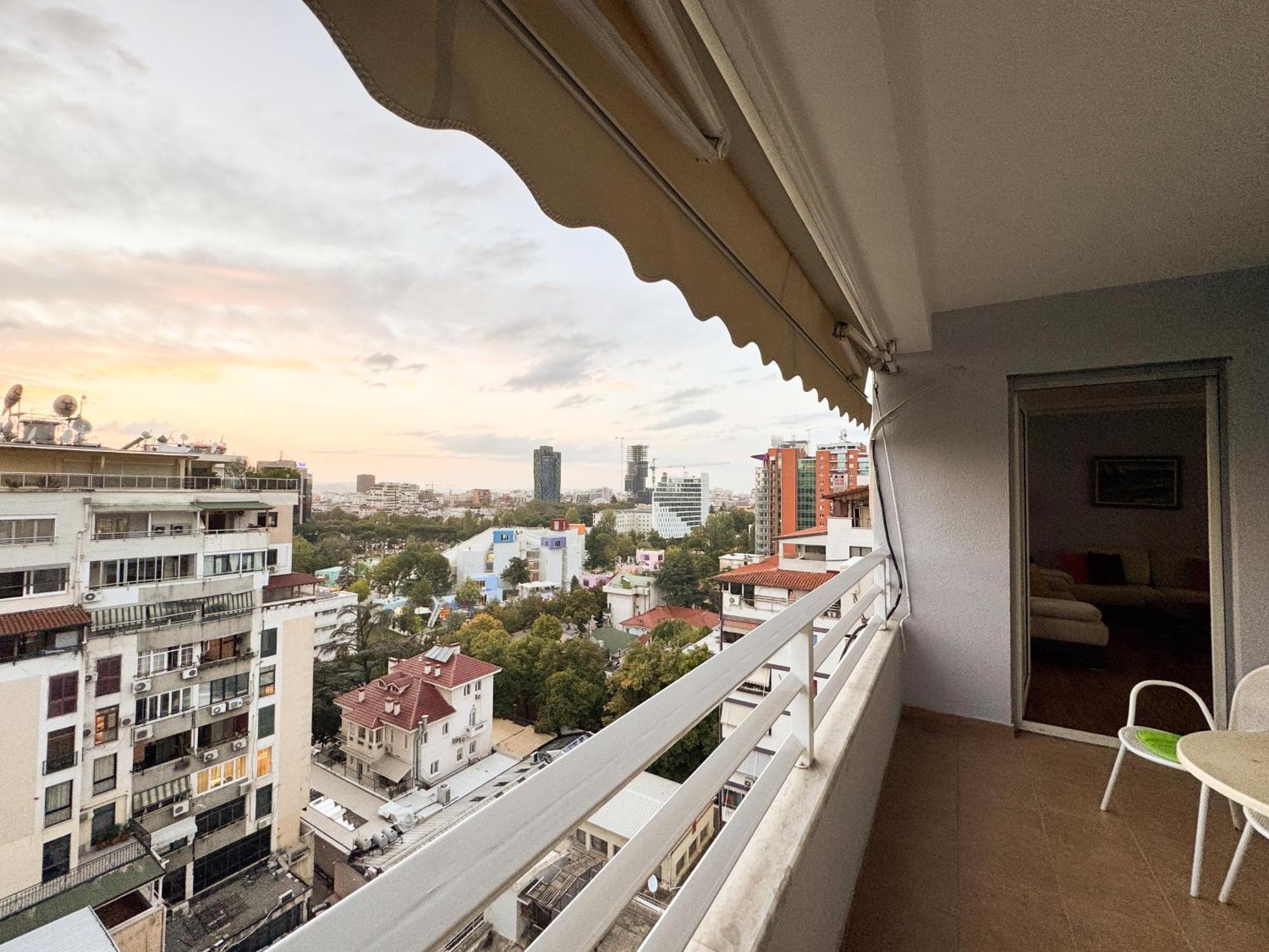 Cozy Apartment Near The Pyramid, Tirana Center Eksteriør billede