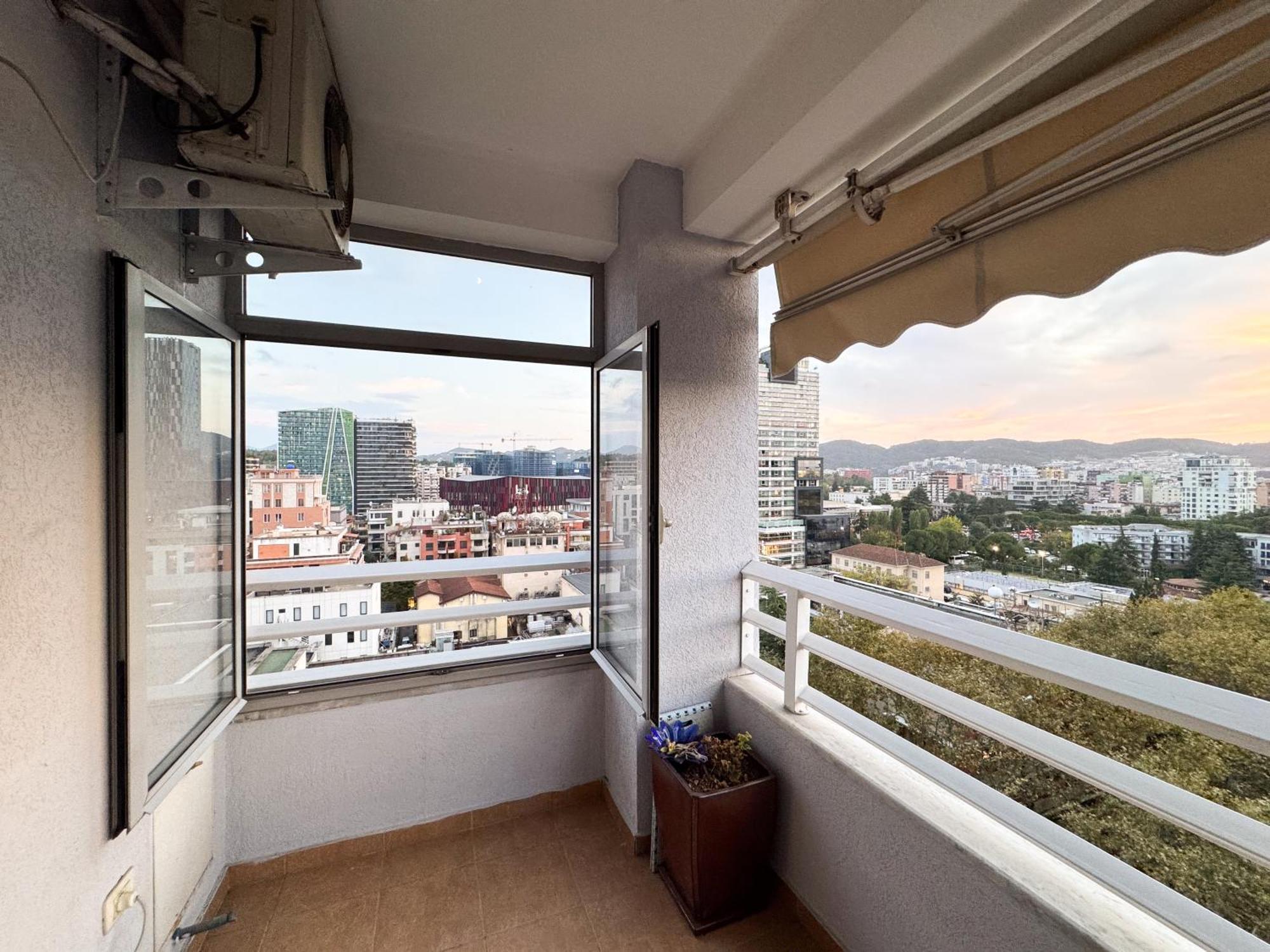 Cozy Apartment Near The Pyramid, Tirana Center Eksteriør billede